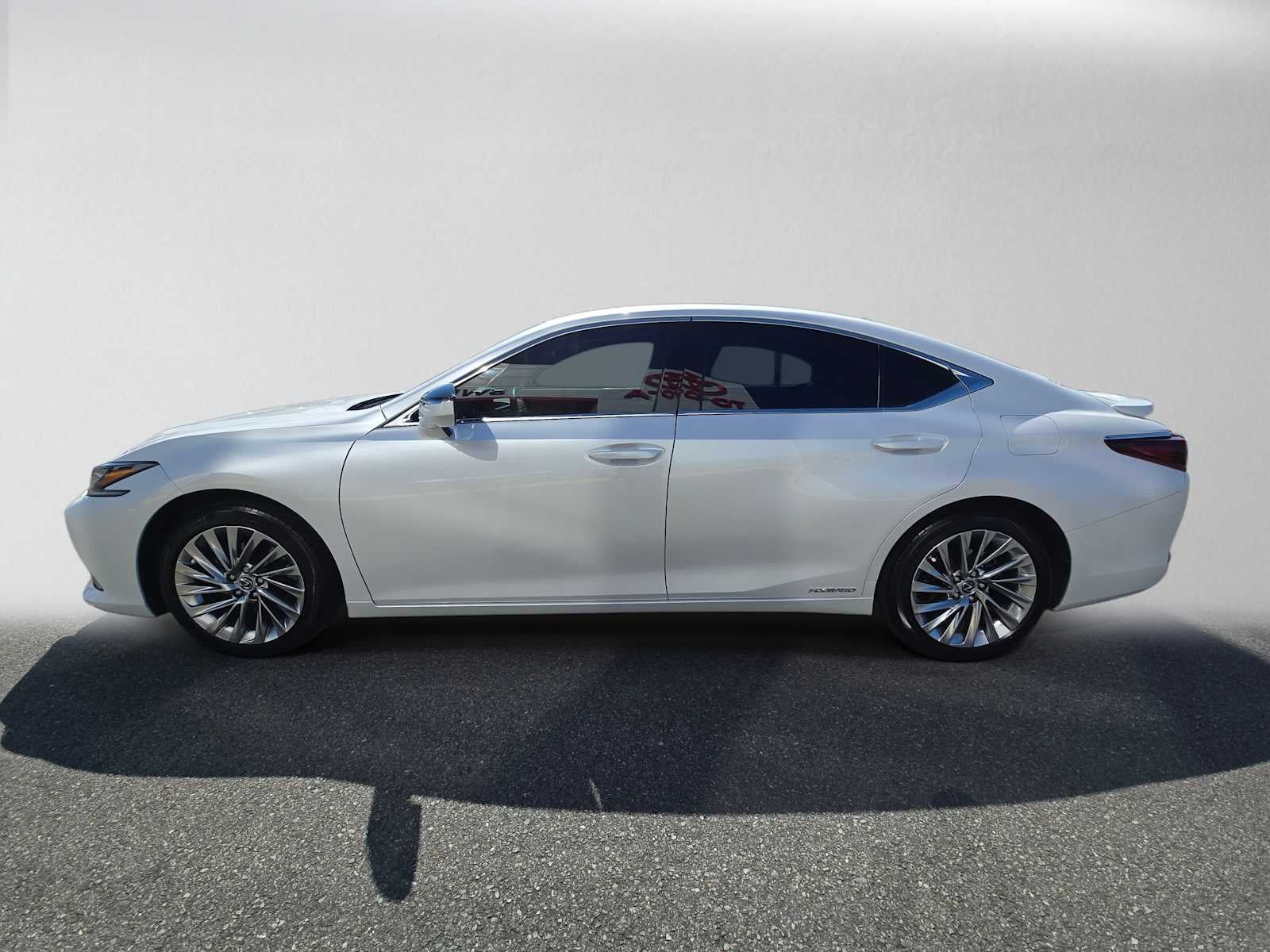 2021 Lexus ES 300h Luxury