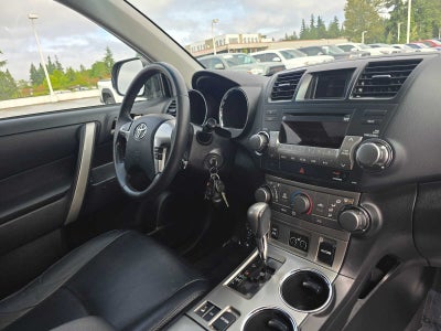 2011 Toyota Highlander SE