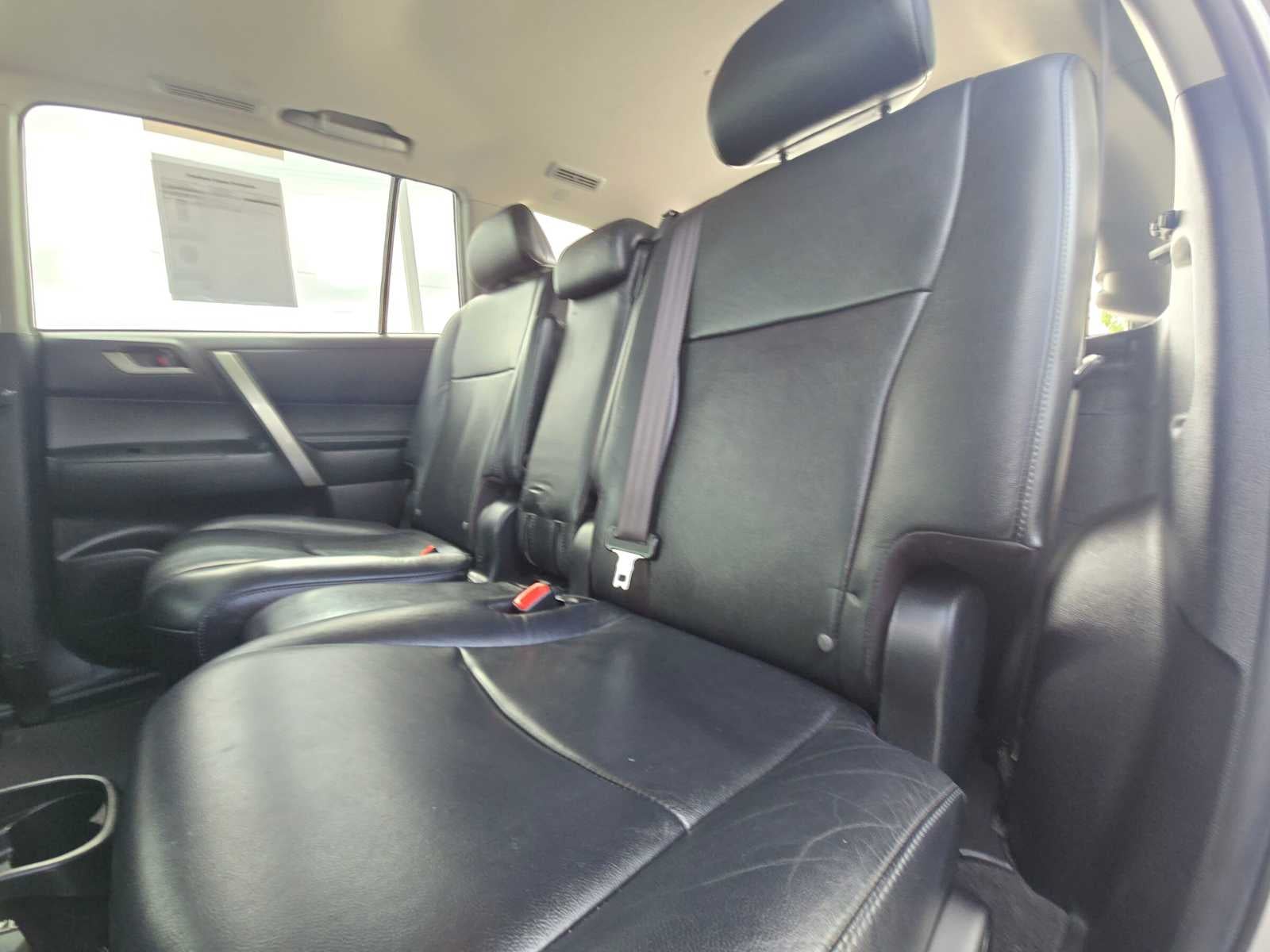 2011 Toyota Highlander SE