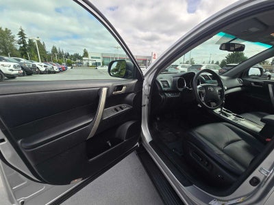 2011 Toyota Highlander SE