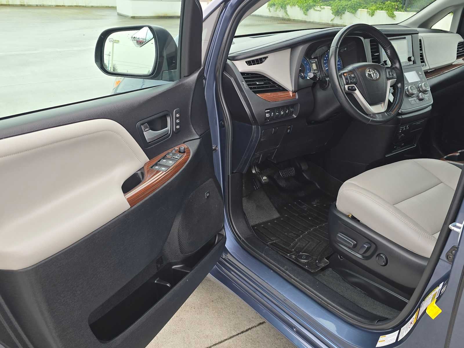 2017 Toyota Sienna Limited