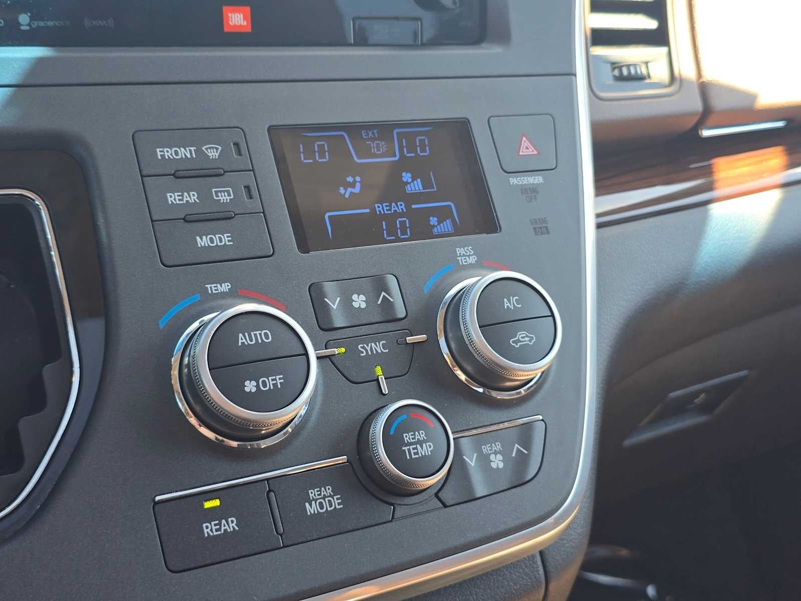 2017 Toyota Sienna Limited Premium