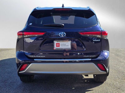2022 Toyota Highlander Hybrid Platinum
