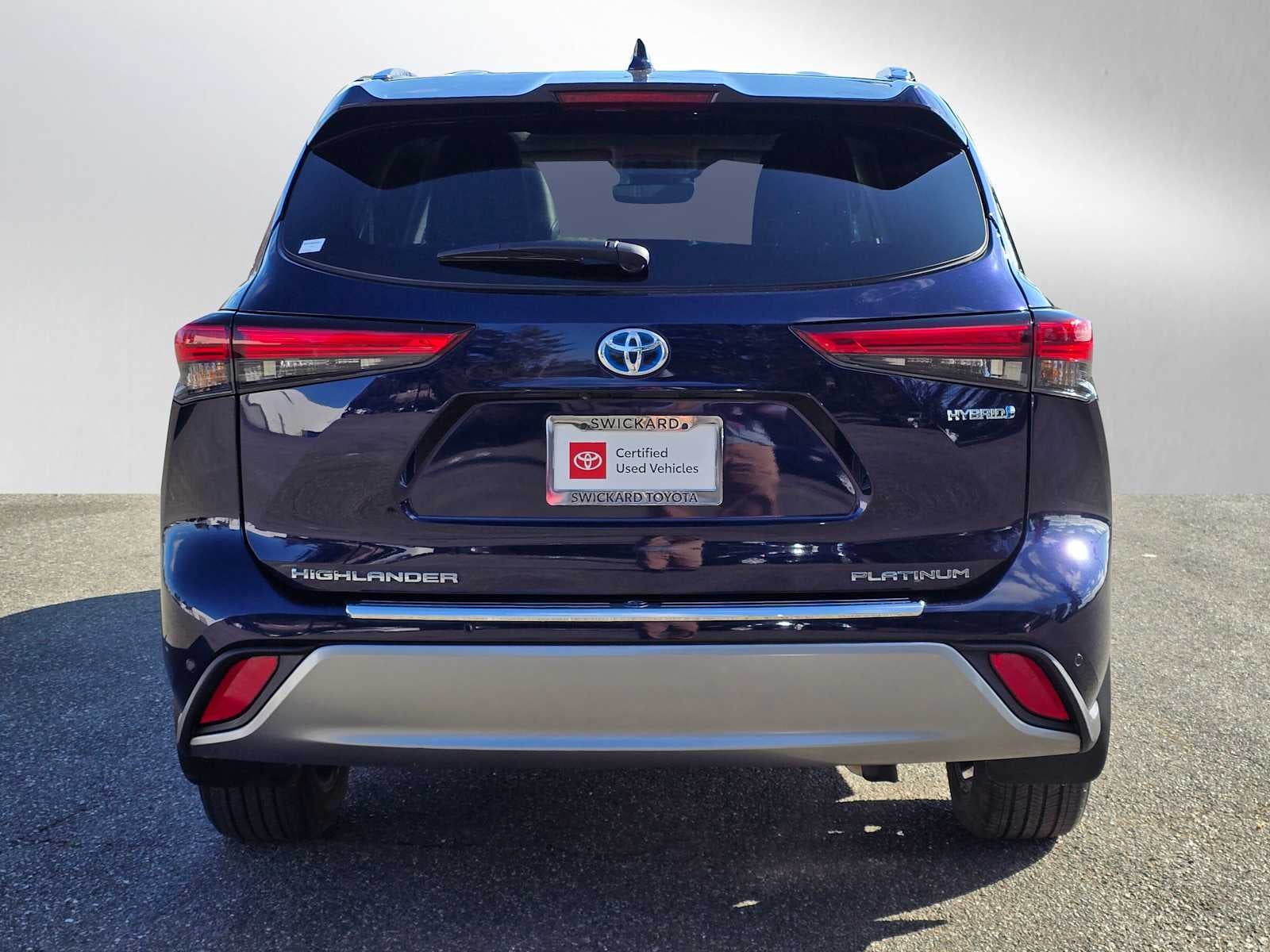 2022 Toyota Highlander Hybrid Platinum