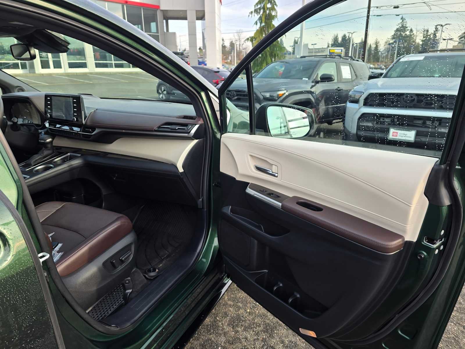 2024 Toyota Sienna Platinum