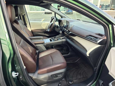 2024 Toyota Sienna Platinum