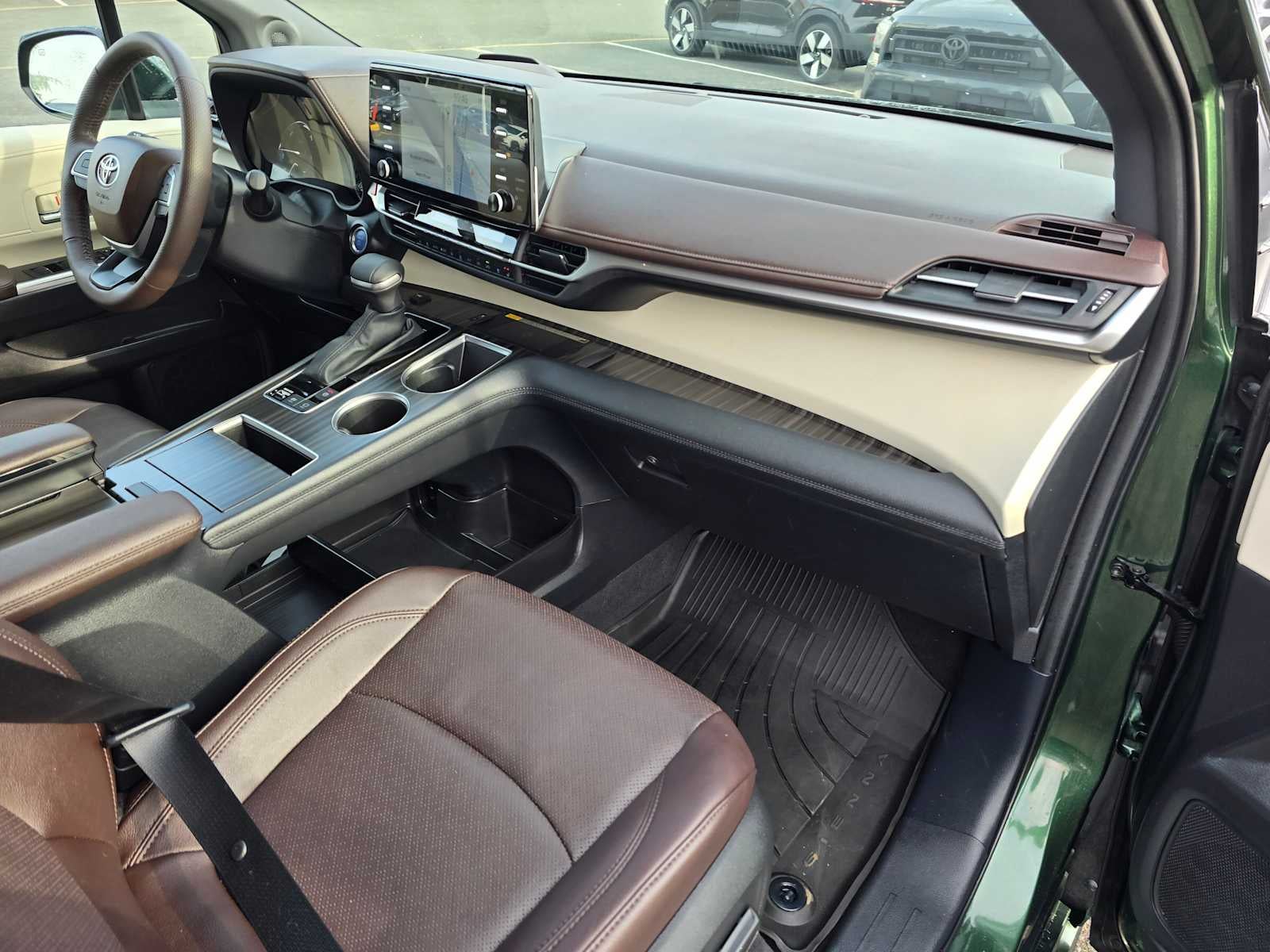 2024 Toyota Sienna Platinum