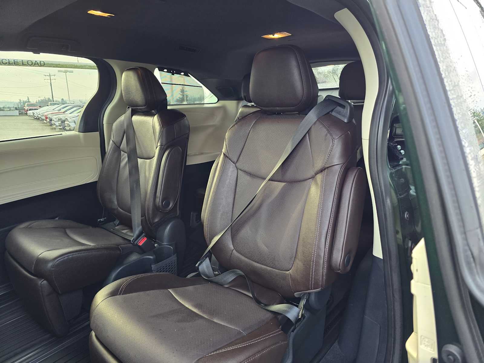 2024 Toyota Sienna Platinum