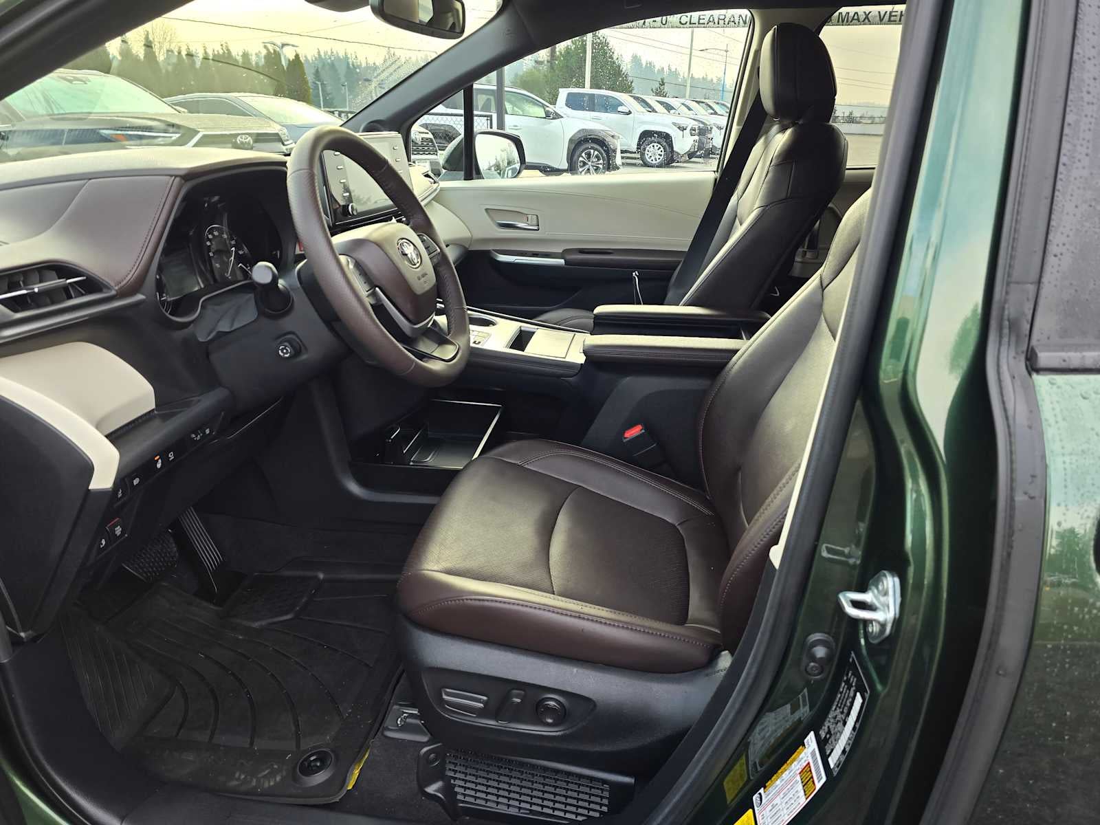 2024 Toyota Sienna Platinum