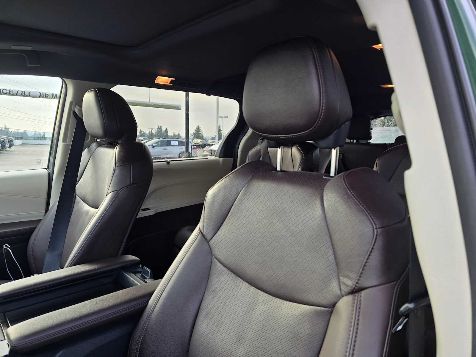 2024 Toyota Sienna Platinum