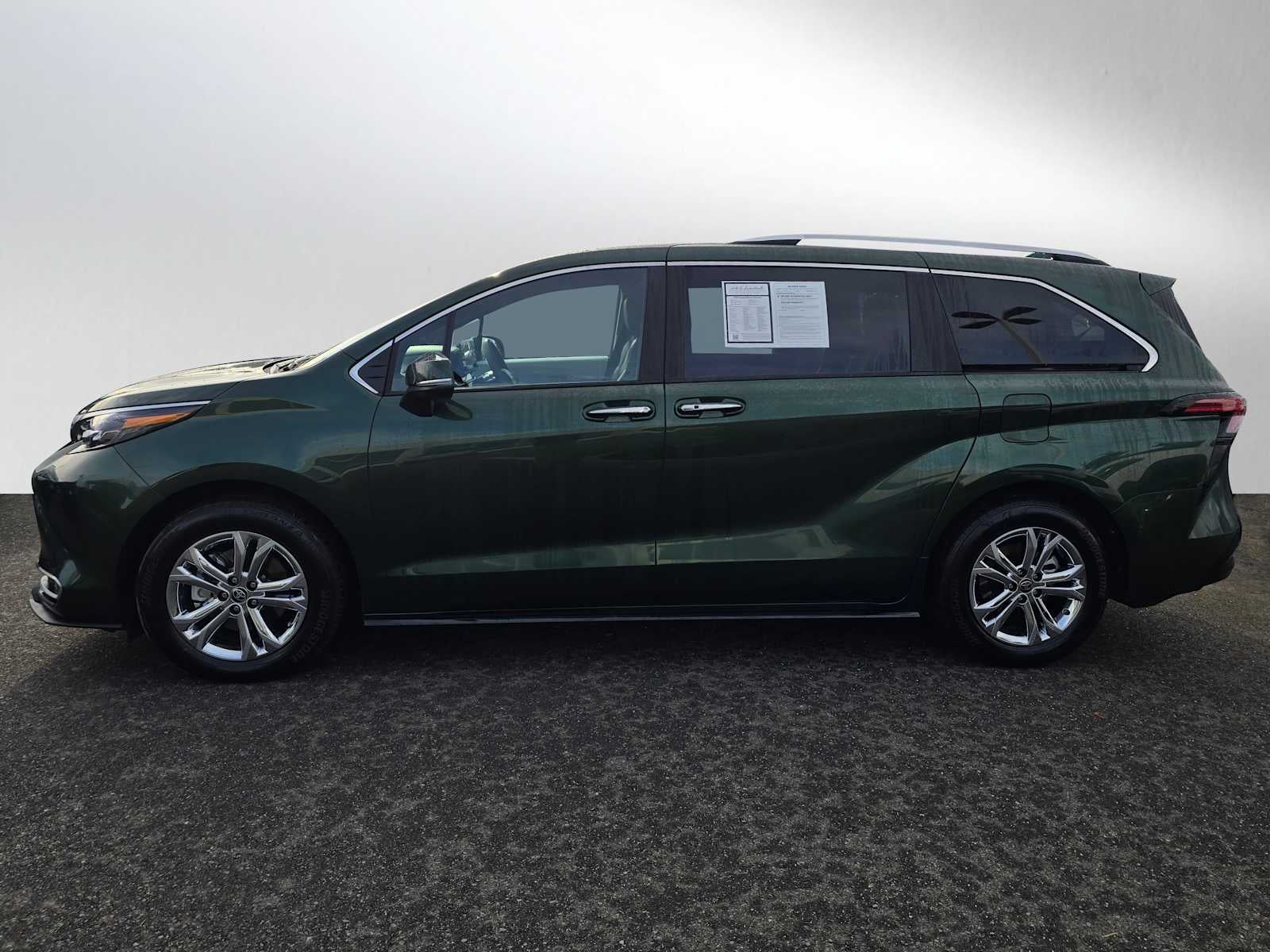 2024 Toyota Sienna Platinum