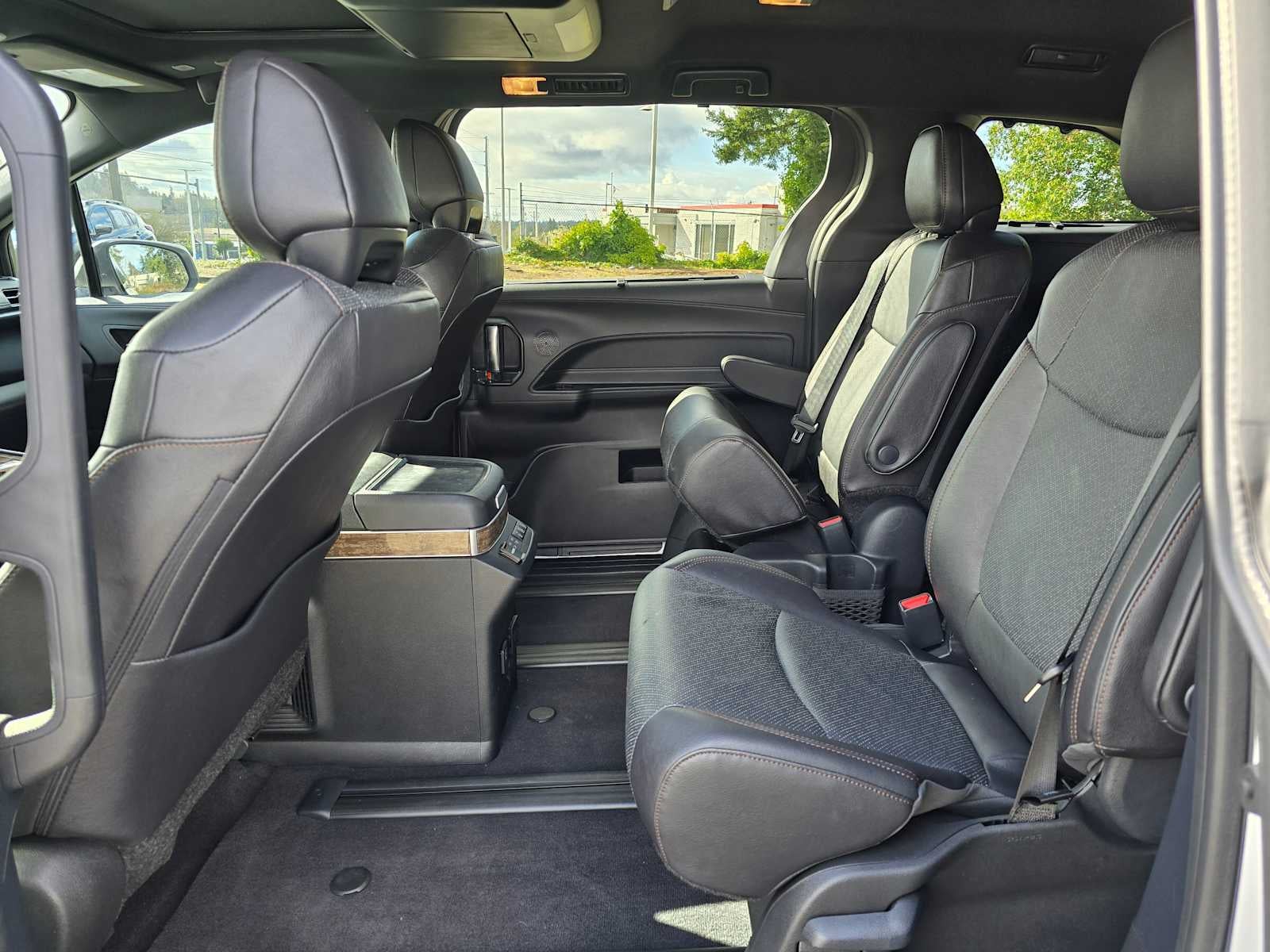 2025 Toyota Sienna Platinum