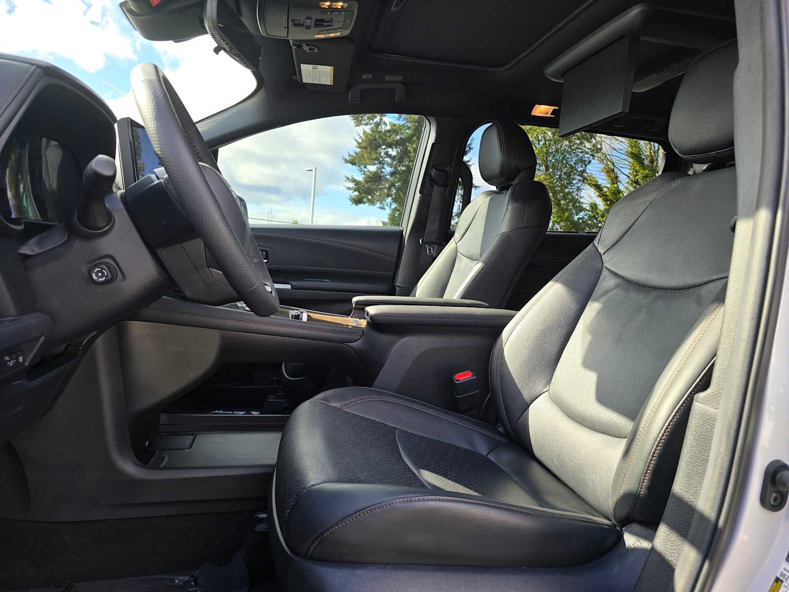 2025 Toyota Sienna Platinum