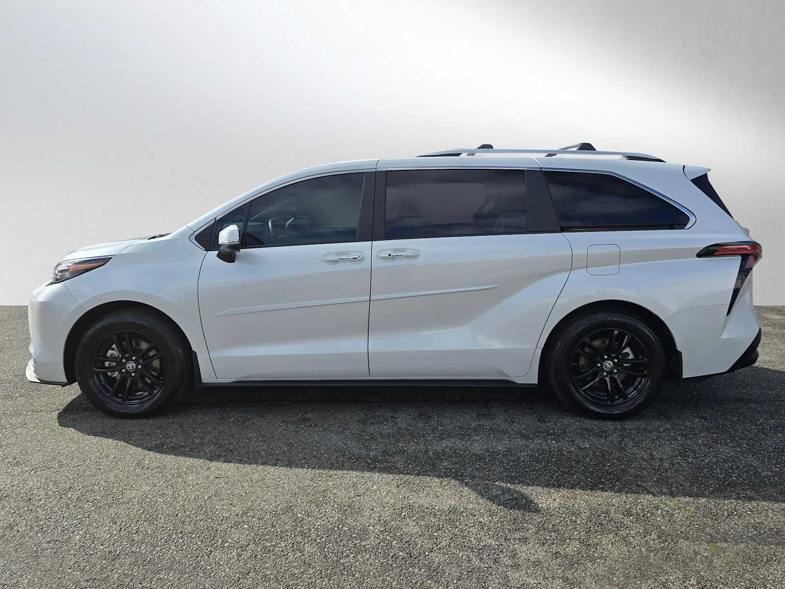 2025 Toyota Sienna Platinum