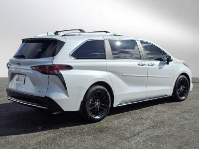 2025 Toyota Sienna Platinum