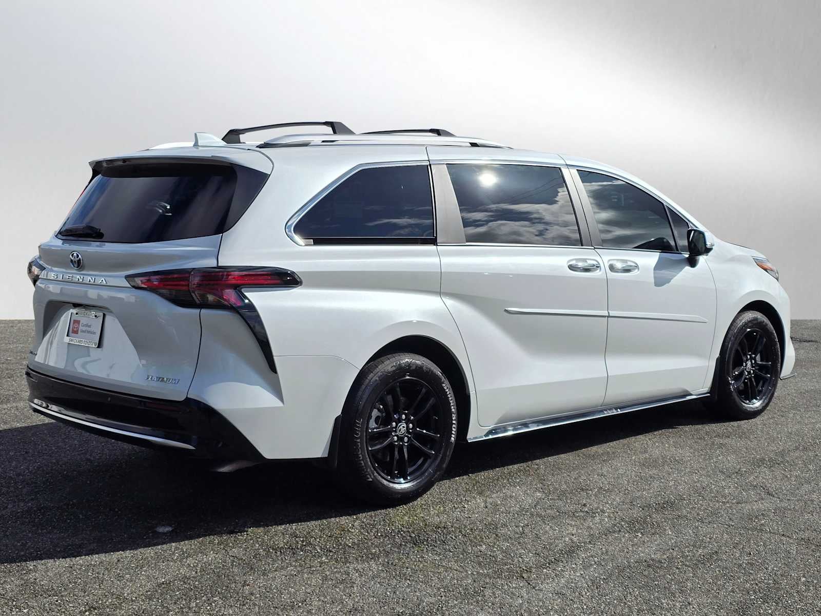 2025 Toyota Sienna Platinum
