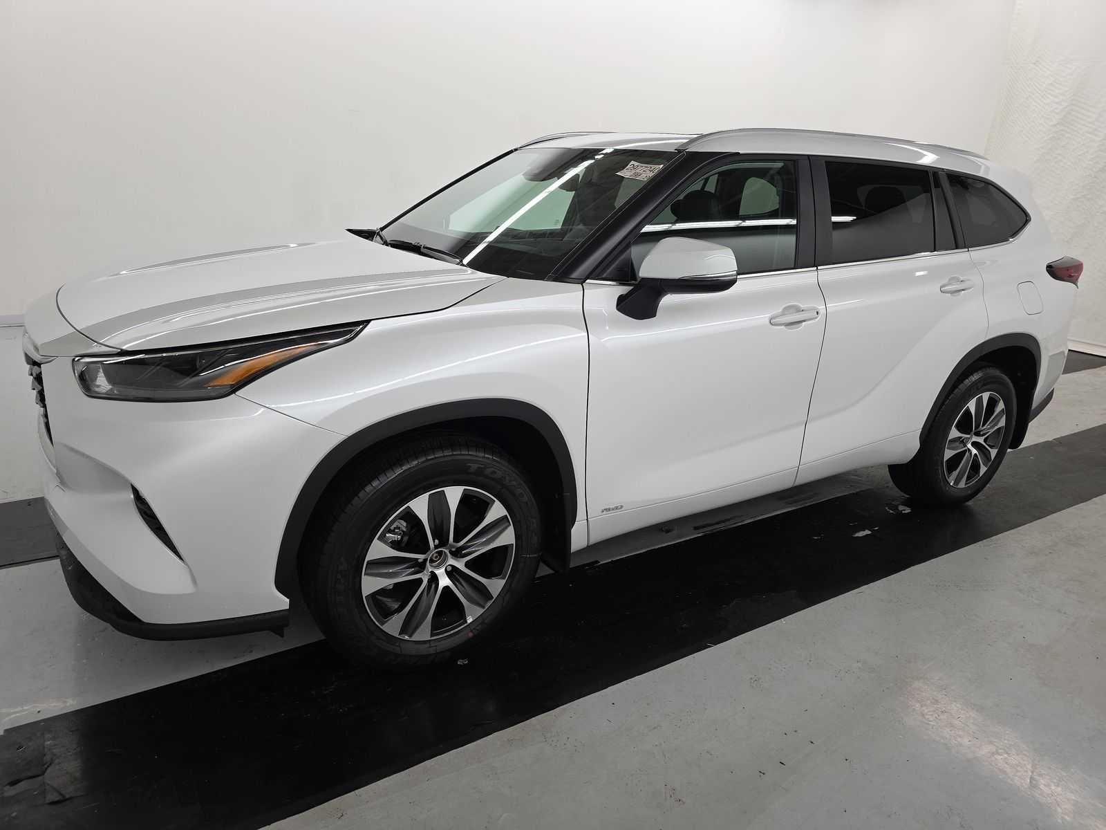 2026 Toyota Highlander Hybrid XLE