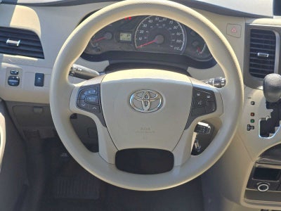 2014 Toyota Sienna LE