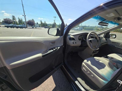 2014 Toyota Sienna LE