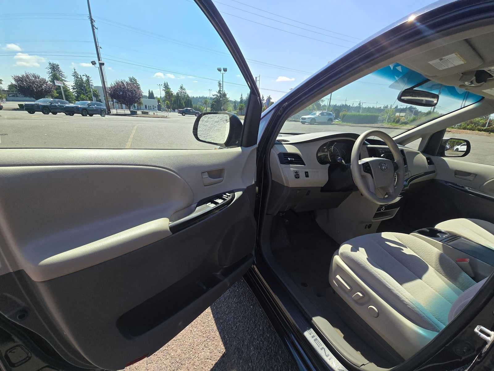 2014 Toyota Sienna LE