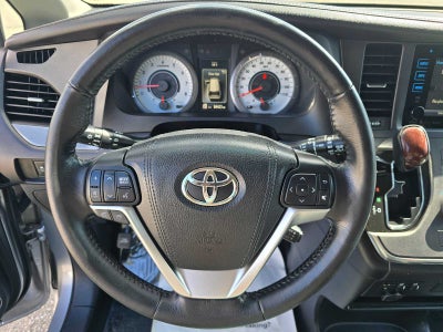 2016 Toyota Sienna SE
