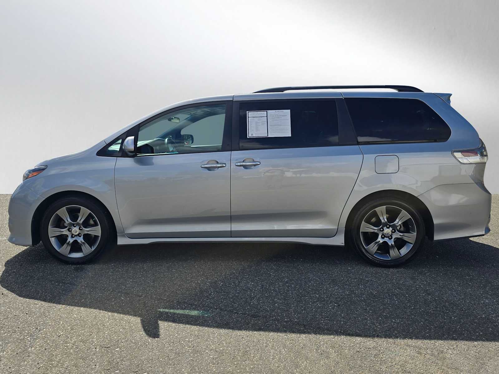 2016 Toyota Sienna SE
