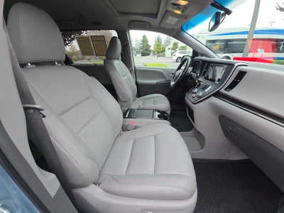 2016 Toyota Sienna XLE