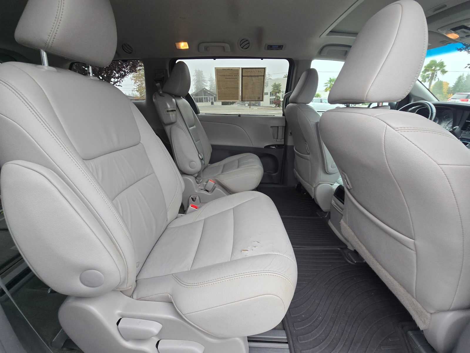 2016 Toyota Sienna XLE