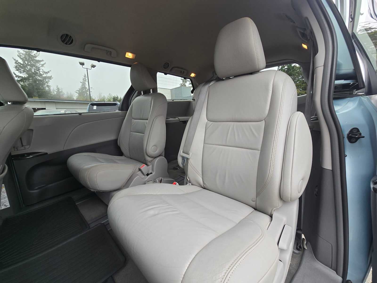 2016 Toyota Sienna XLE