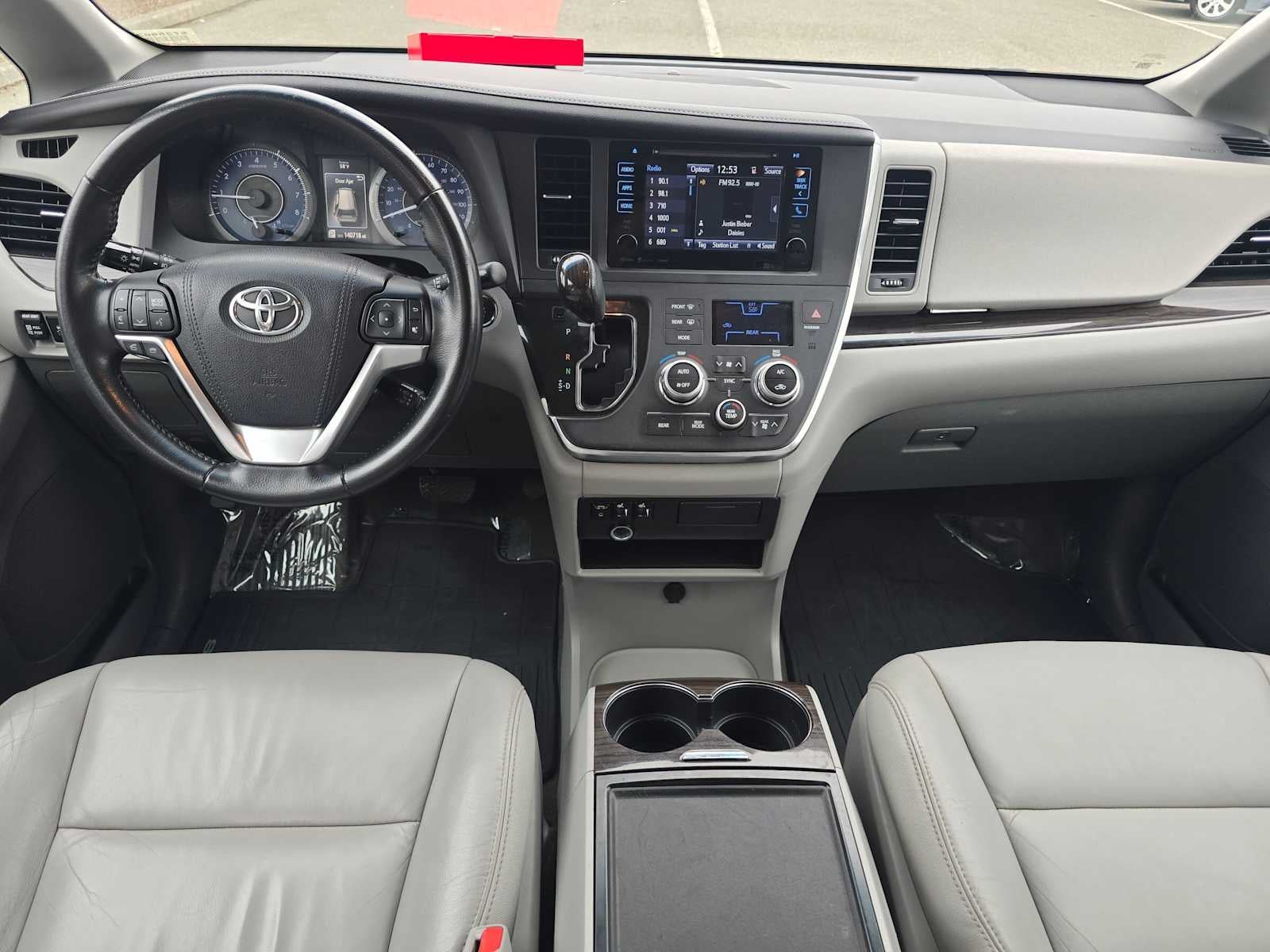 2016 Toyota Sienna XLE
