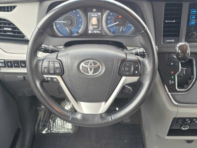 2016 Toyota Sienna XLE