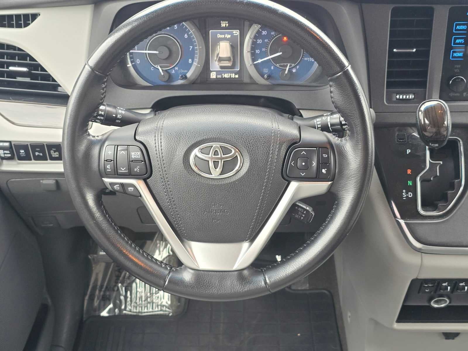2016 Toyota Sienna XLE