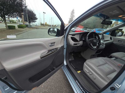 2016 Toyota Sienna XLE