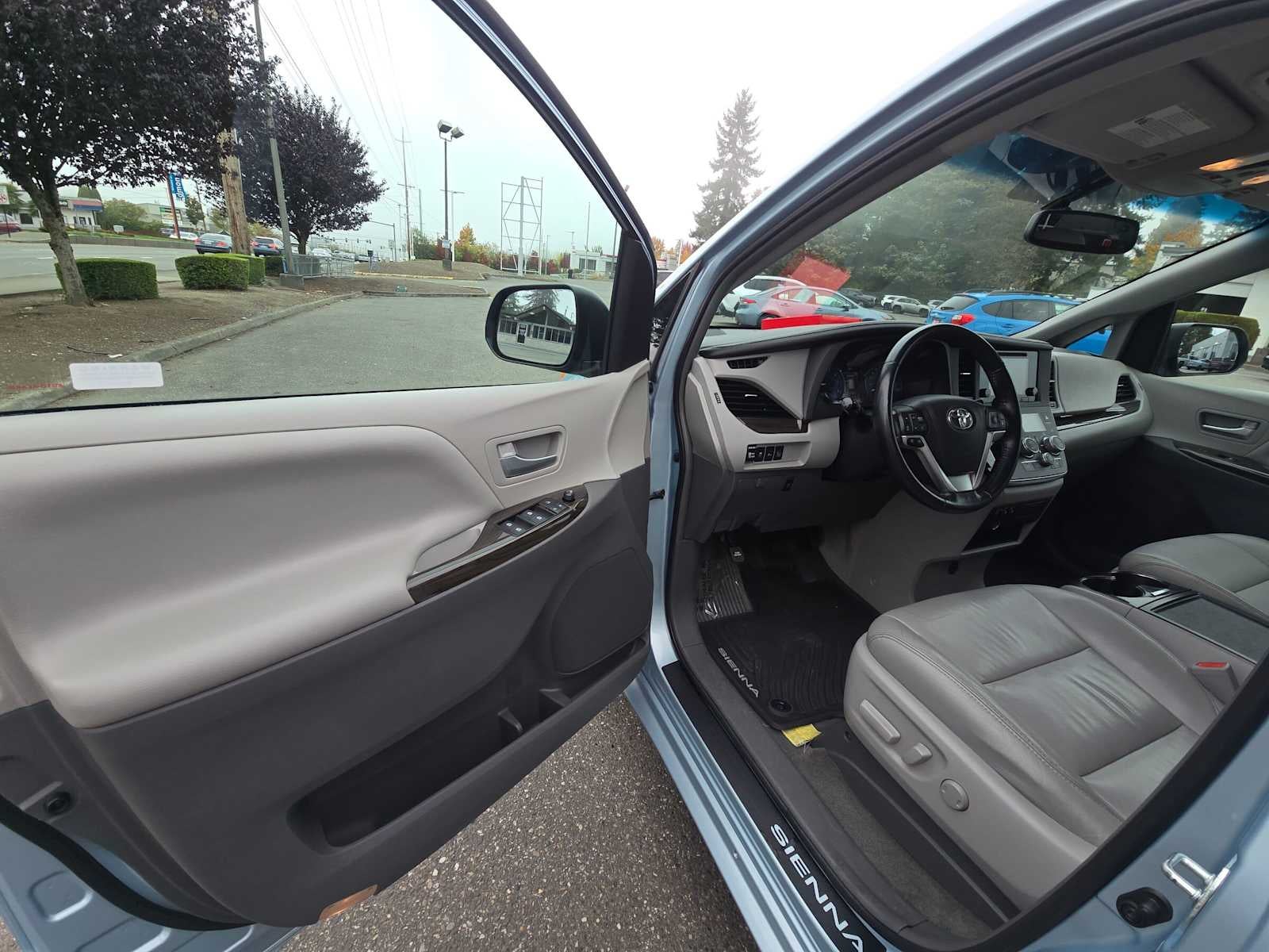 2016 Toyota Sienna XLE