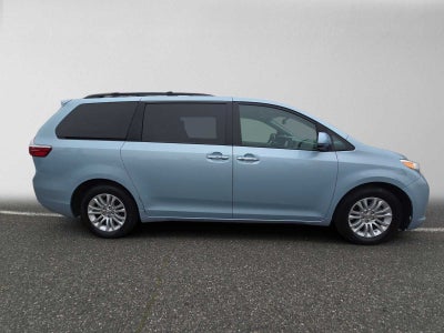 2016 Toyota Sienna XLE