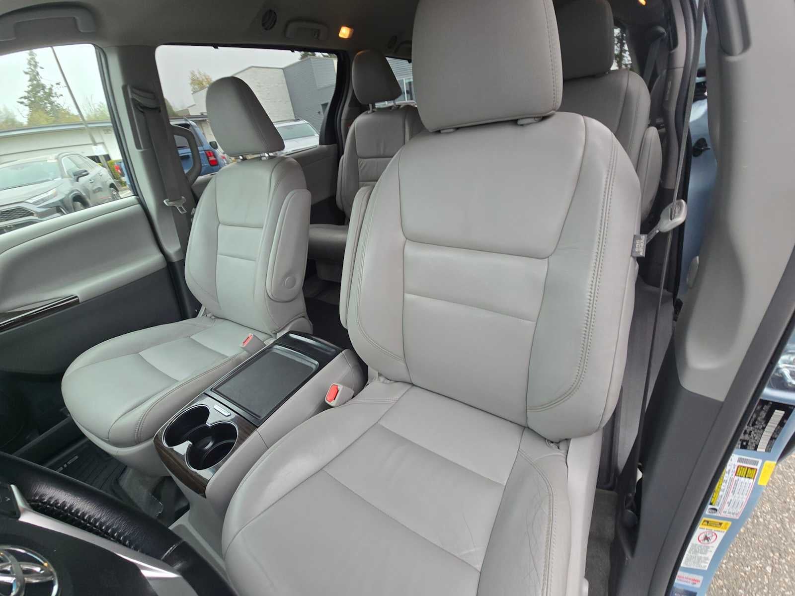 2016 Toyota Sienna XLE