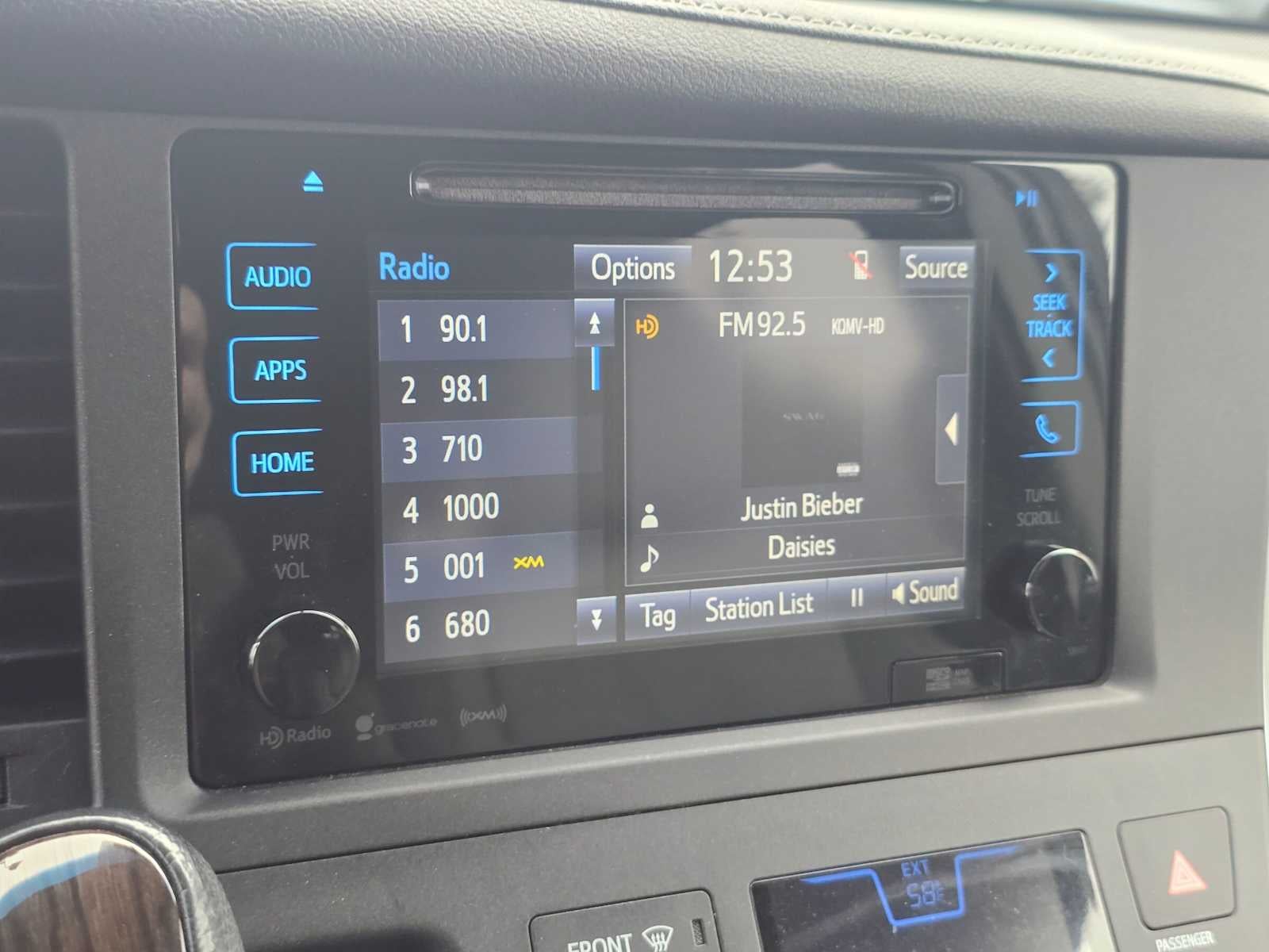 2016 Toyota Sienna XLE