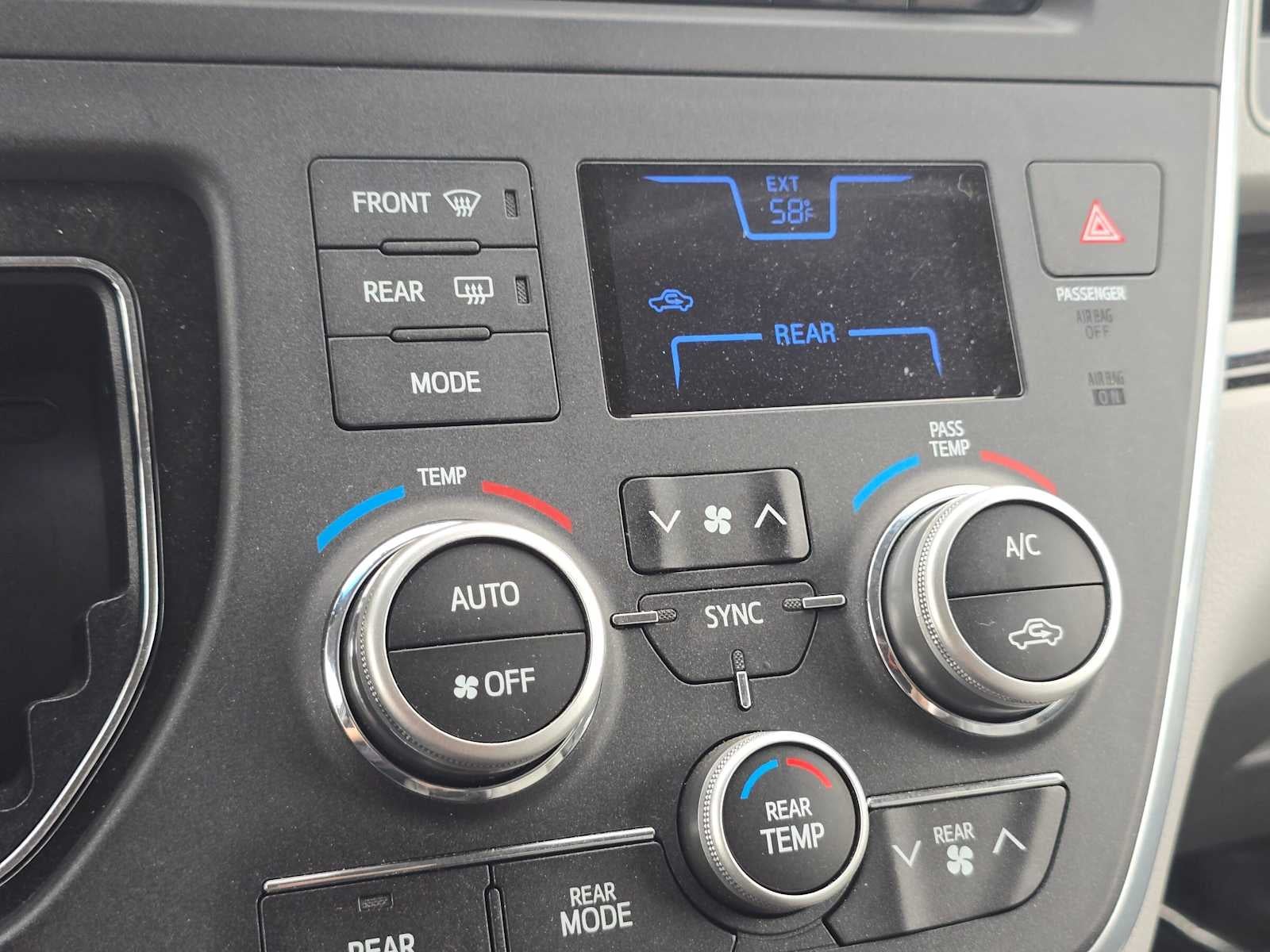 2016 Toyota Sienna XLE