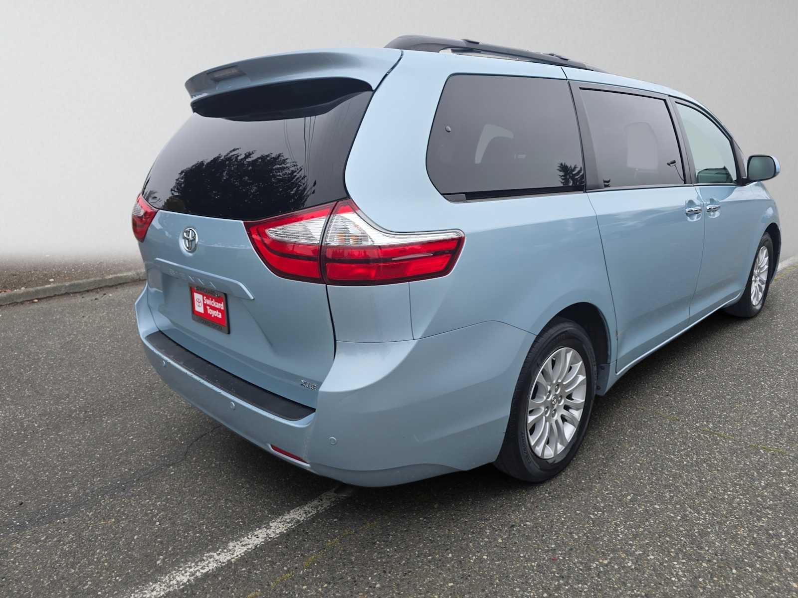 2016 Toyota Sienna XLE