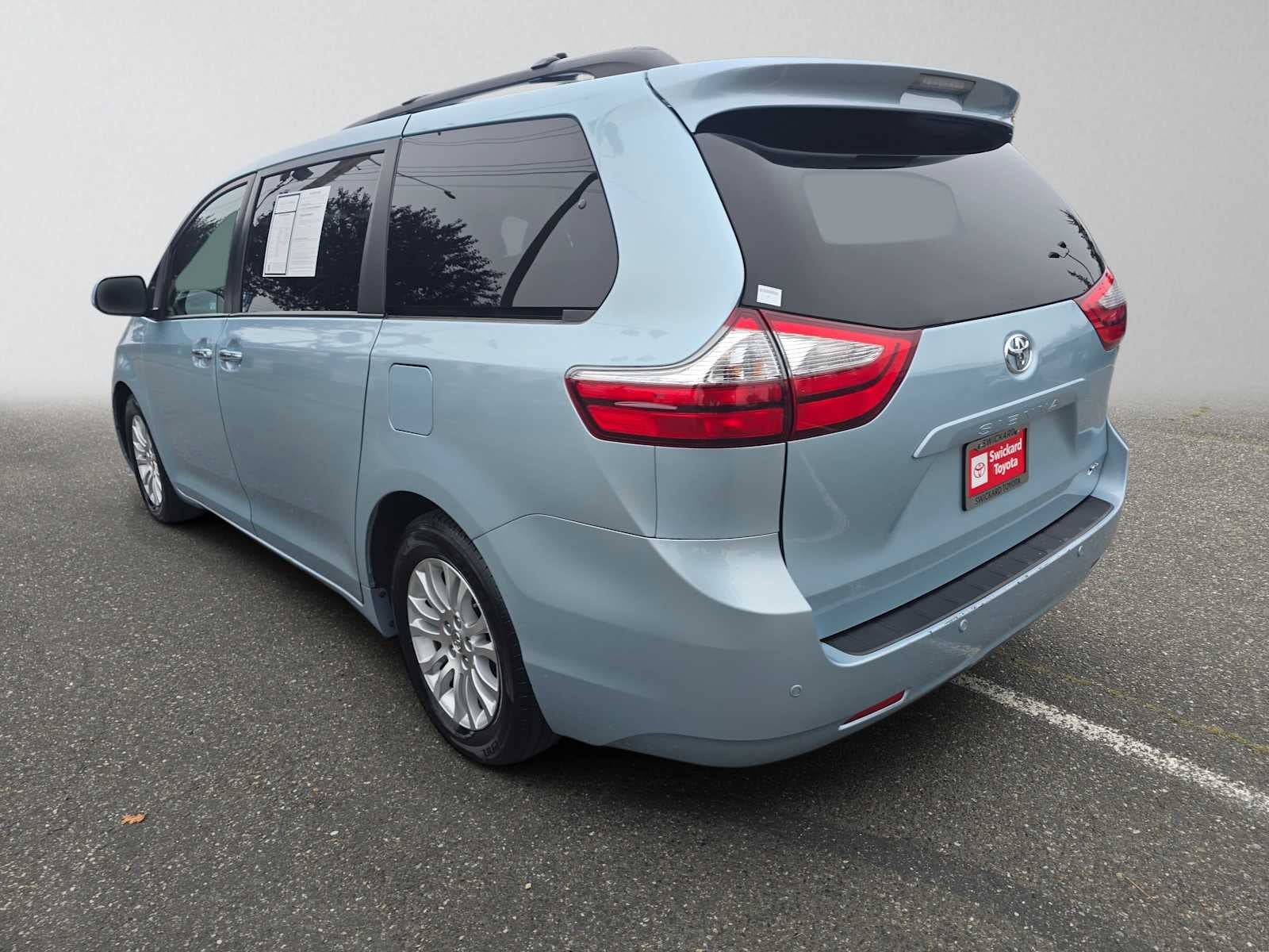 2016 Toyota Sienna XLE