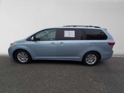 2016 Toyota Sienna XLE