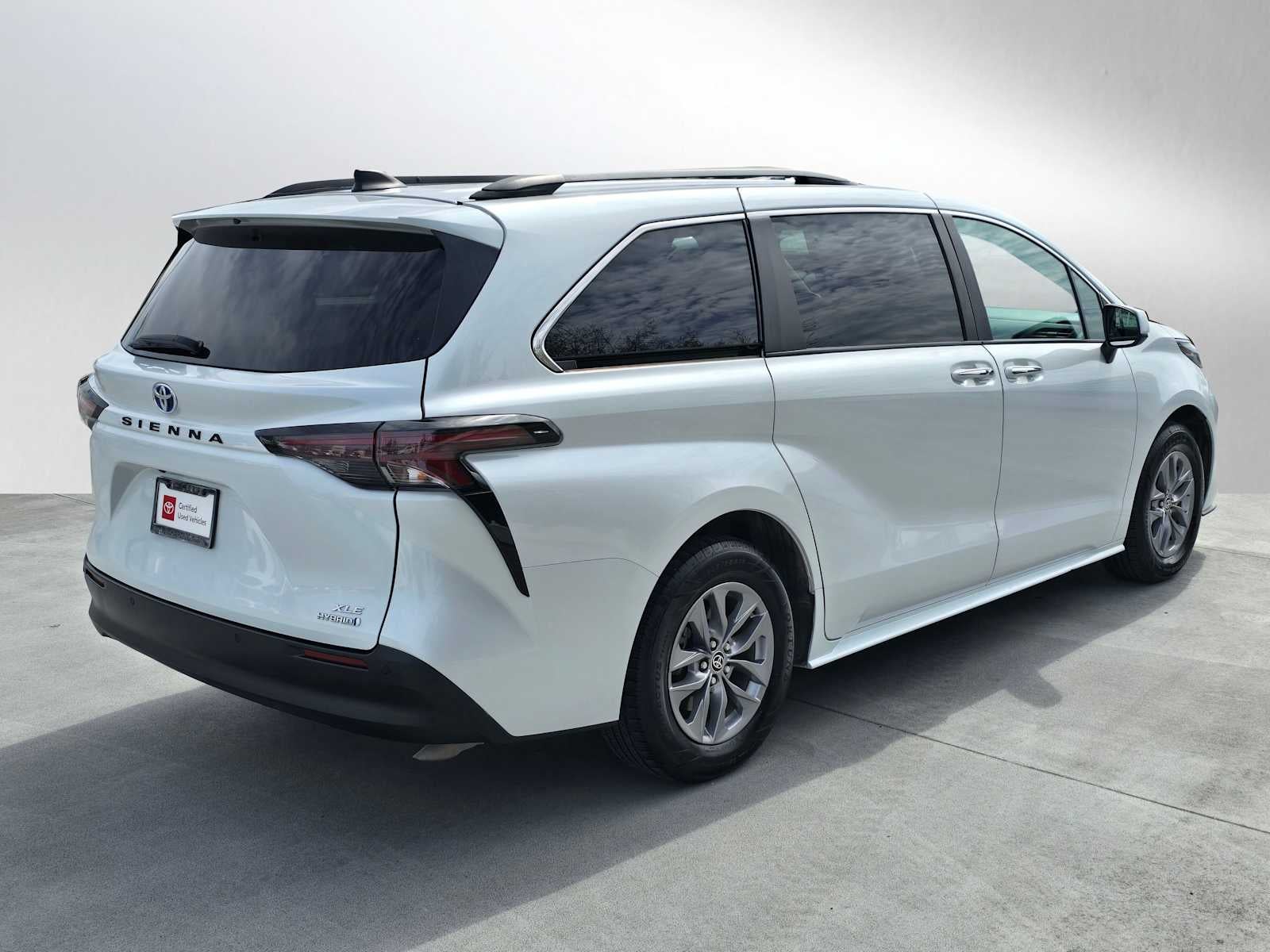 2023 Toyota Sienna XLE
