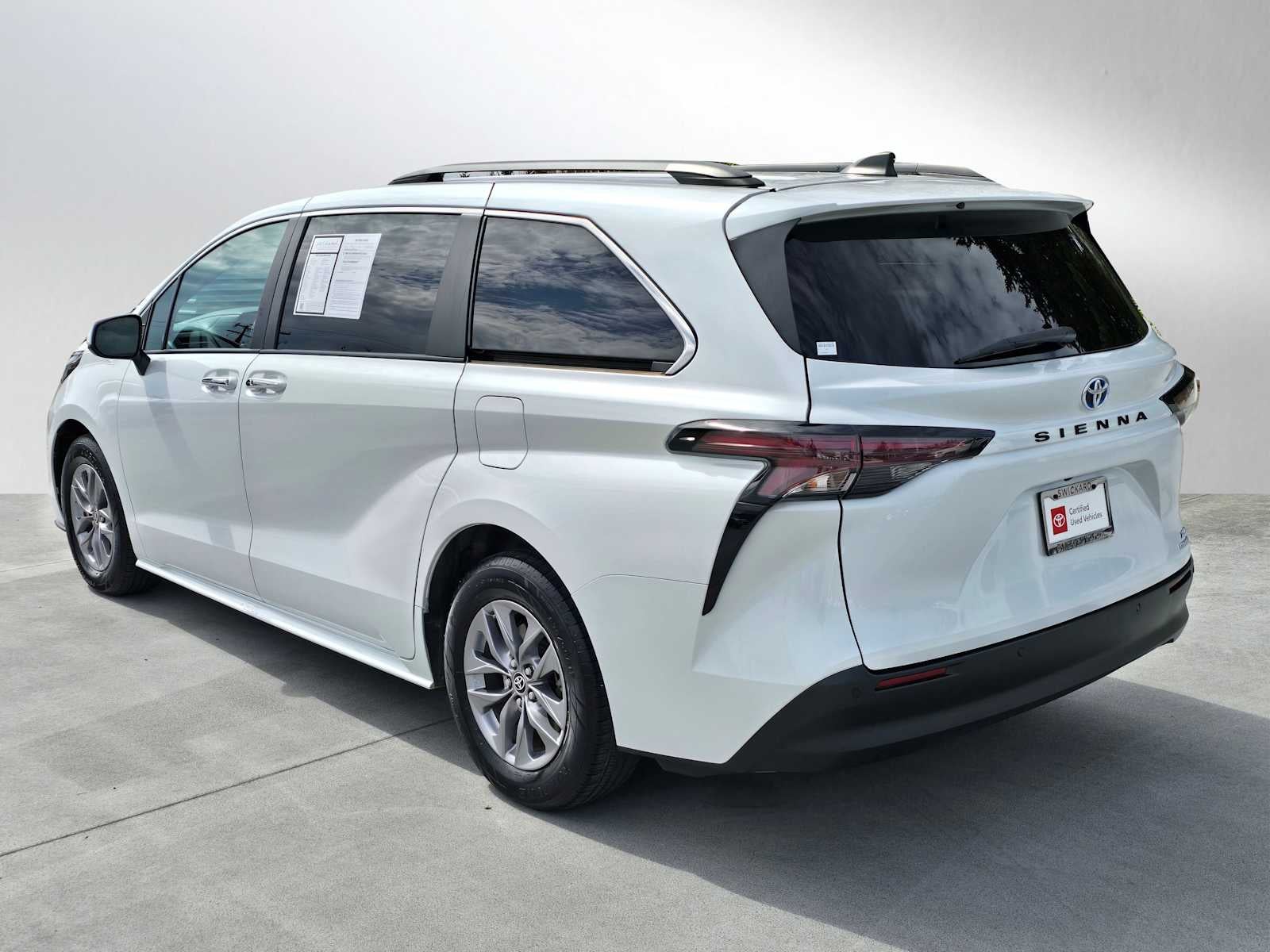 2023 Toyota Sienna XLE