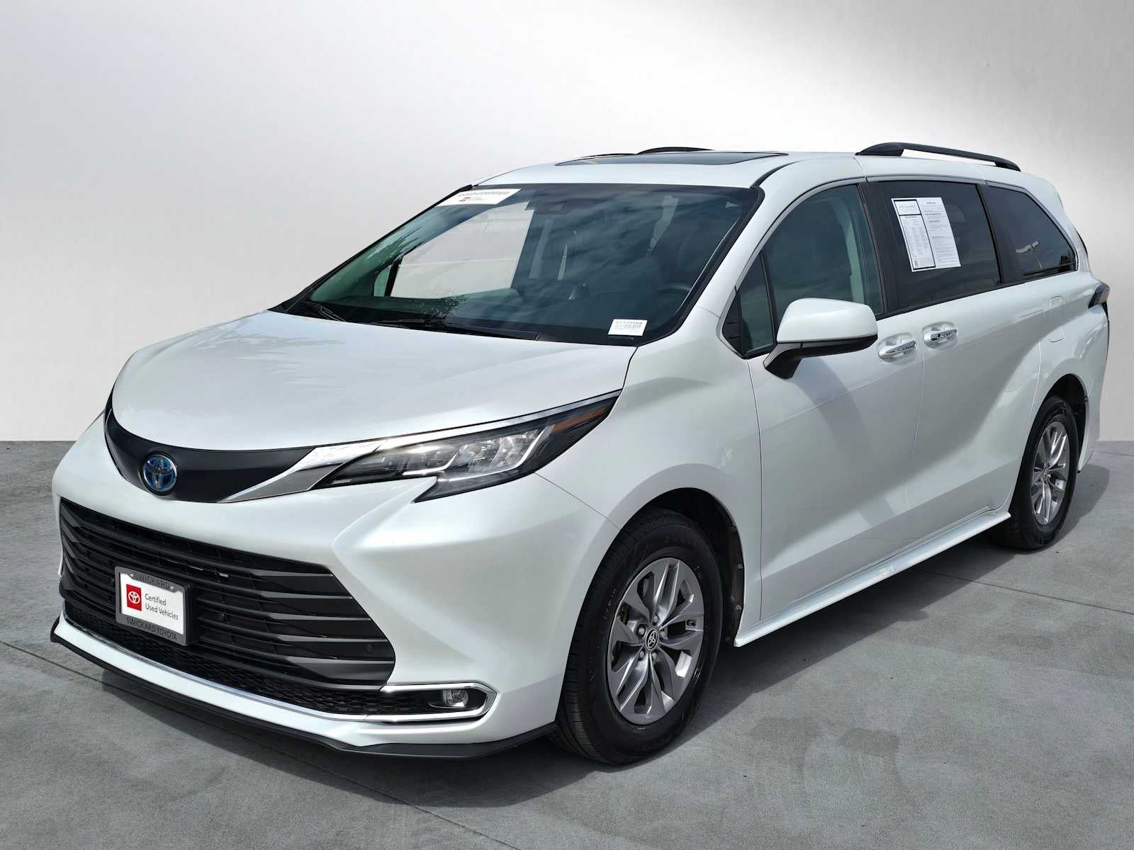 2023 Toyota Sienna XLE