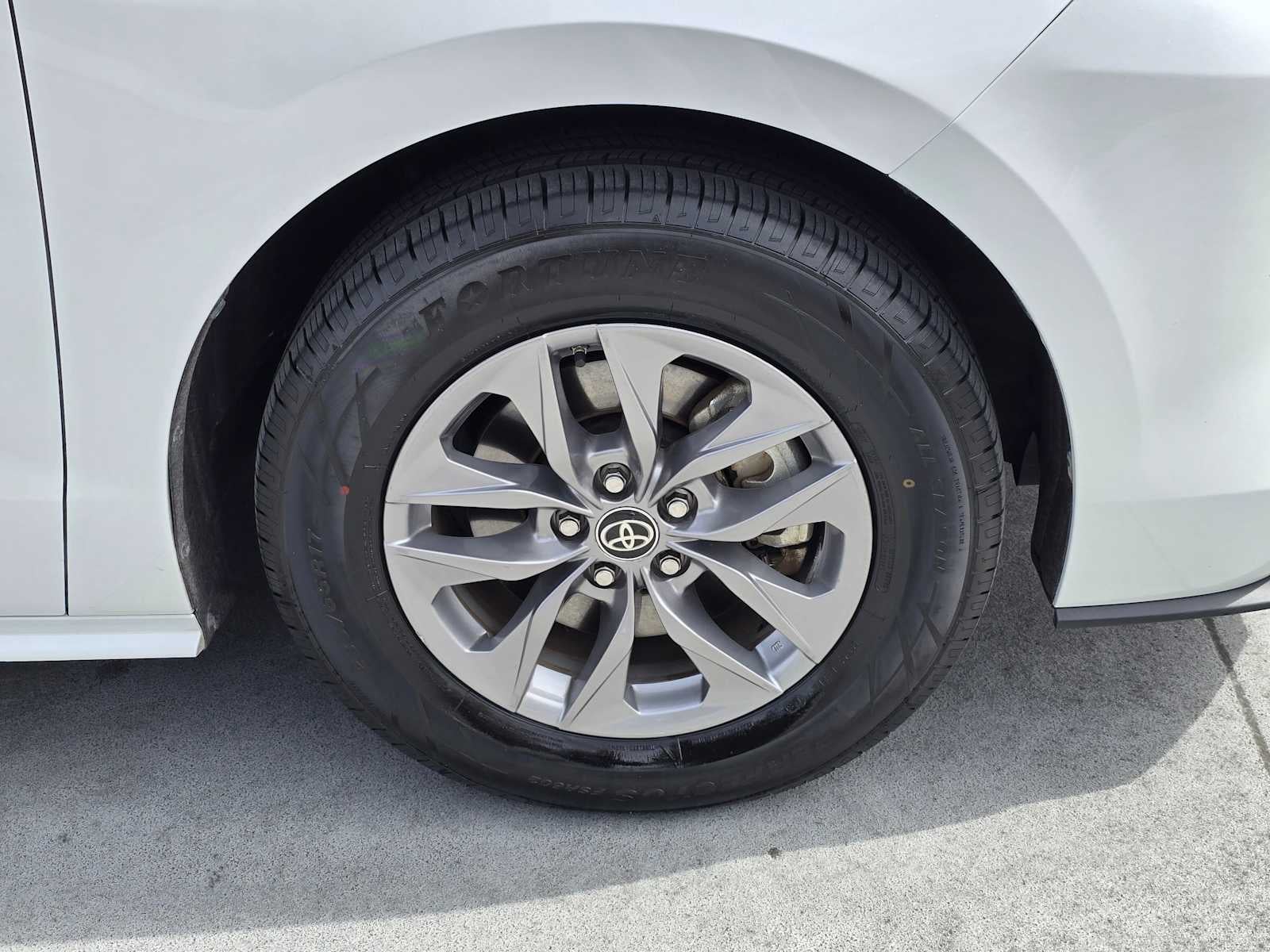 2023 Toyota Sienna XLE