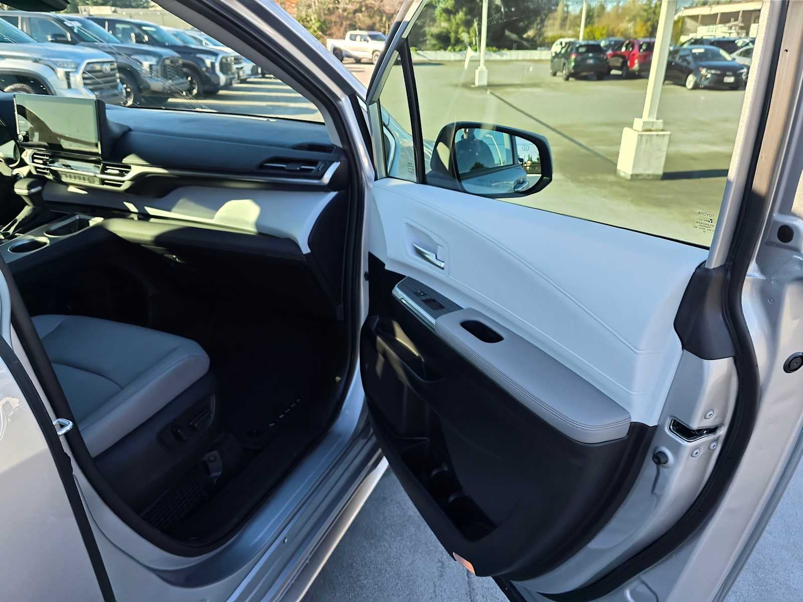 2025 Toyota Sienna XLE Autono-MaaS