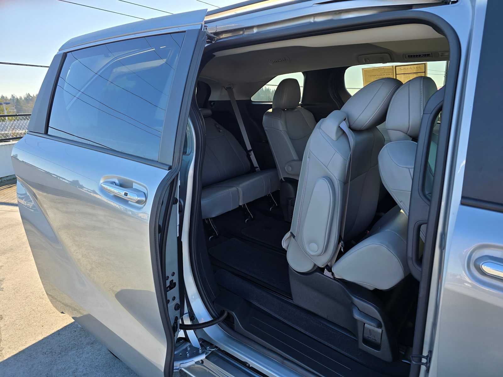 2025 Toyota Sienna XLE Autono-MaaS