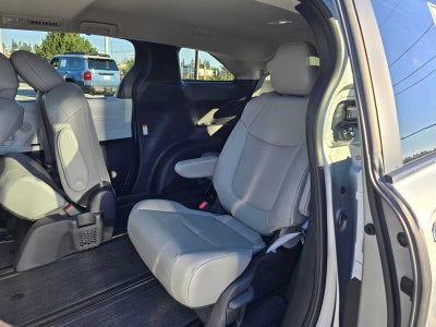 2025 Toyota Sienna XLE Autono-MaaS
