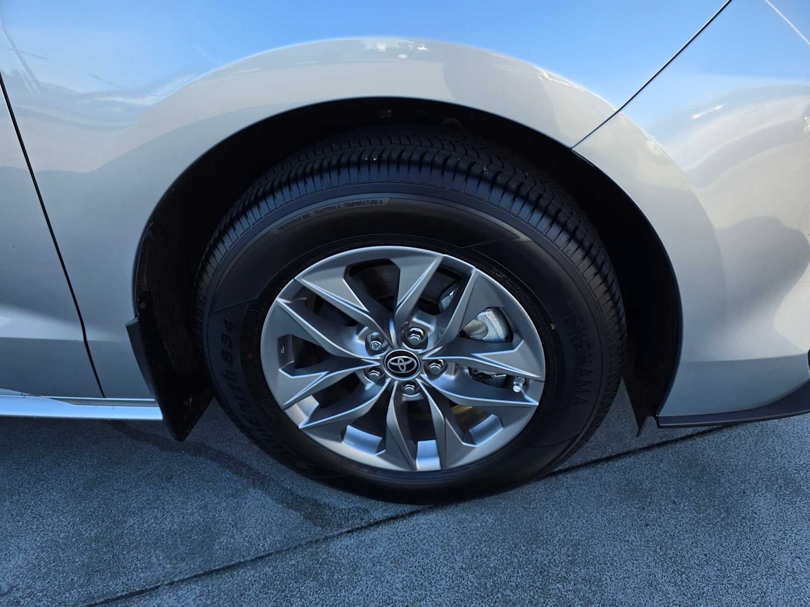 2025 Toyota Sienna XLE Autono-MaaS