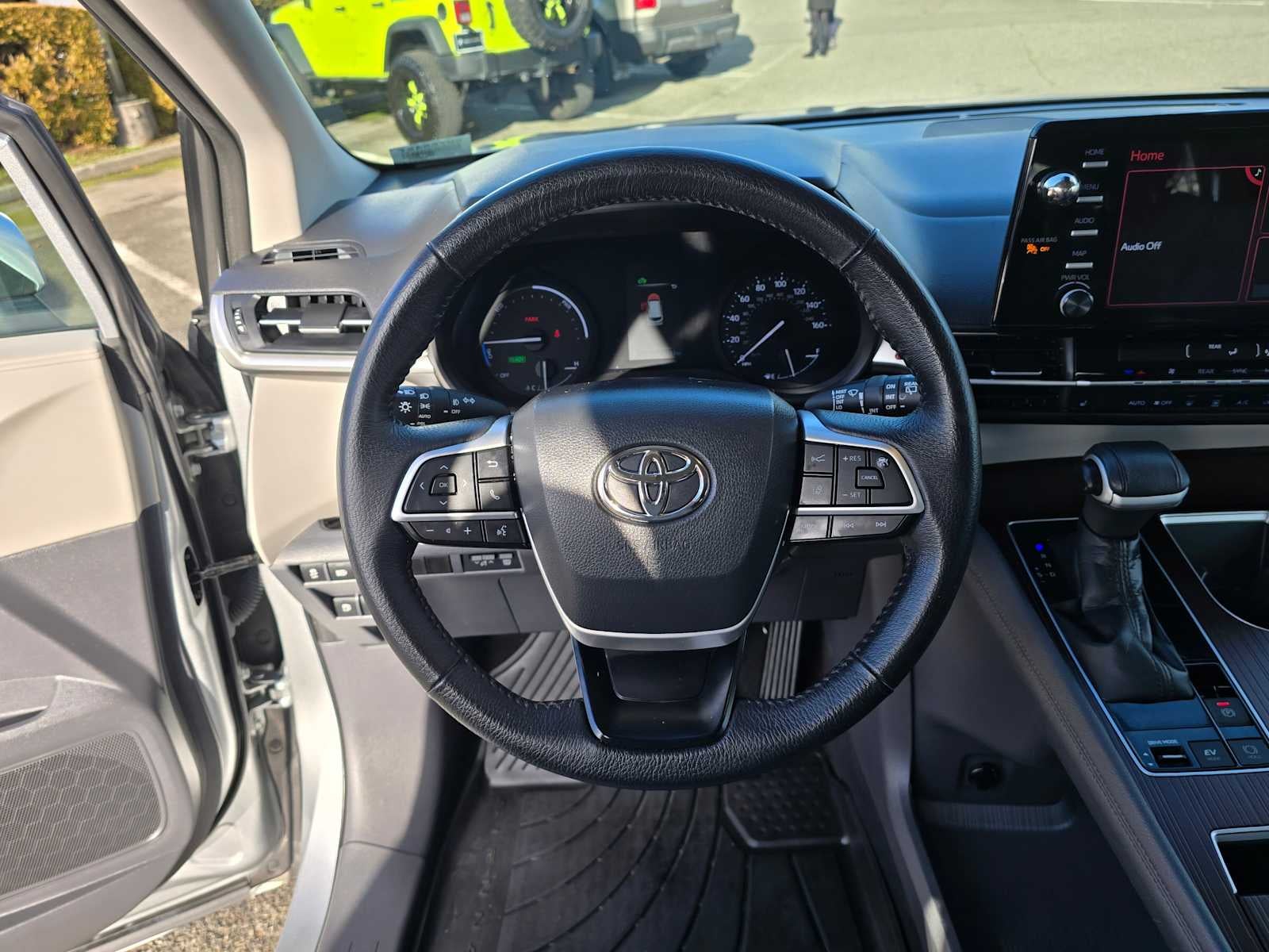 2023 Toyota Sienna XLE